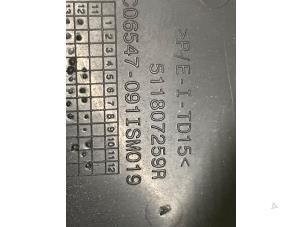 Gebruikte Sleepoog Afdekkap voor Renault Captur Prijs € 15,00 Margeregeling aangeboden door Autodemontage van de Laar