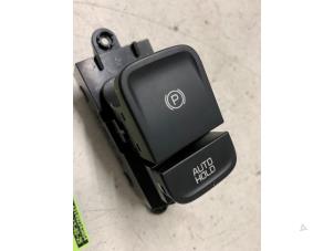 Gebruikte Schakelaar handrem Kia Proceed (CD) 1.0i T-GDi 12V Prijs € 20,00 Margeregeling aangeboden door Autodemontage van de Laar