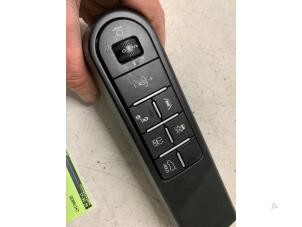 Gebruikte Schakelaar Koplamp Ihv Kia Proceed (CD) 1.0i T-GDi 12V Prijs € 35,00 Margeregeling aangeboden door Autodemontage van de Laar