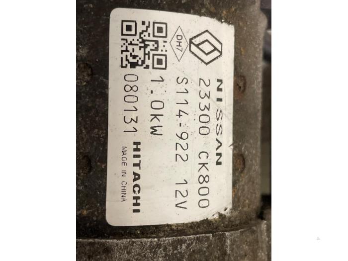 Startmotor van een Renault Scénic III (JZ) 2.0 16V CVT 2009