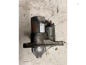 Gebruikte Startmotor Renault Scénic III (JZ) 2.0 16V CVT Prijs € 50,00 Margeregeling aangeboden door Autodemontage van de Laar