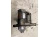 Startmotor van een Renault Scénic III (JZ) 2.0 16V CVT 2009