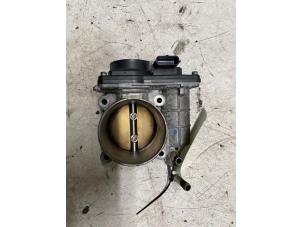 Gebruikte Gasklephuis Renault Scénic III (JZ) 2.0 16V CVT Prijs € 40,00 Margeregeling aangeboden door Autodemontage van de Laar