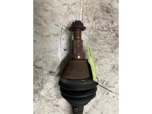 Gebruikte Aandrijfas rechts-voor Saab 9-3 II (YS3F) 2.8 V6 24V Turbo Prijs € 60,00 Margeregeling aangeboden door Autodemontage van de Laar