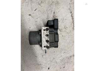 ABS Pomp van een Mercedes-Benz Citan (415.6) 1.5 108 CDI Euro 6 2018