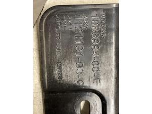 Gebruikte Bumpersteun midden-achter Tesla Model 3 Long Range AWD 75 kWh Prijs € 42,35 Inclusief btw aangeboden door Autodemontage van de Laar