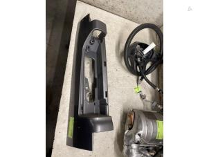 Gebruikte Achterlichtrand links Fiat Talento 2.0 EcoJet BiTurbo 145 Prijs € 40,00 Margeregeling aangeboden door Autodemontage van de Laar