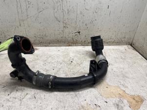 Gebruikte Intercooler Buis Fiat Talento 2.0 EcoJet BiTurbo 145 Prijs € 200,00 Margeregeling aangeboden door Autodemontage van de Laar