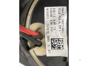 Gebruikte Aanjager Peugeot 308 SW (L4/L9/LC/LJ/LR) 1.2 12V e-THP PureTech 130 Prijs € 75,00 Margeregeling aangeboden door Autodemontage van de Laar