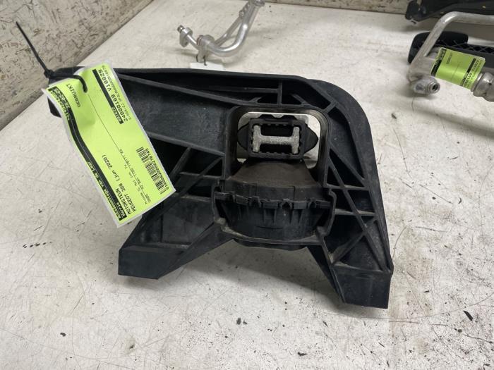Gebruikte Motorrubber Peugeot 308 SW (L4/L9/LC/LJ/LR) 1.2 12V e-THP PureTech 130 Prijs € 40,00 Margeregeling aangeboden door Autodemontage van de Laar