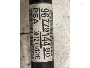 Gebruikte Homokineetas links-voor Peugeot 308 SW (L4/L9/LC/LJ/LR) 1.2 12V e-THP PureTech 130 Prijs € 150,00 Margeregeling aangeboden door Autodemontage van de Laar