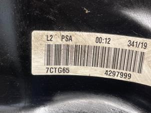 Gebruikte Subframe Peugeot 308 SW (L4/L9/LC/LJ/LR) 1.2 12V e-THP PureTech 130 Prijs € 150,00 Margeregeling aangeboden door Autodemontage van de Laar