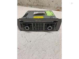 Gebruikte Radio Peugeot 308 (4A/C) 1.6 16V THP 150 Prijs € 200,00 Margeregeling aangeboden door Autodemontage van de Laar