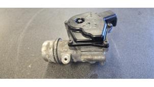 Gebruikte Gasklephuis Renault Kadjar (RFEH) 1.5 Blue dCi Prijs € 100,00 Margeregeling aangeboden door Autodemontage van de Laar