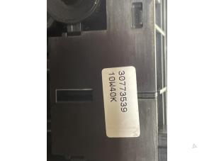 Gebruikte Handrem schakelaar Volvo V60 I (FW/GW) 2.4 D5 20V Prijs € 25,00 Margeregeling aangeboden door Autodemontage van de Laar