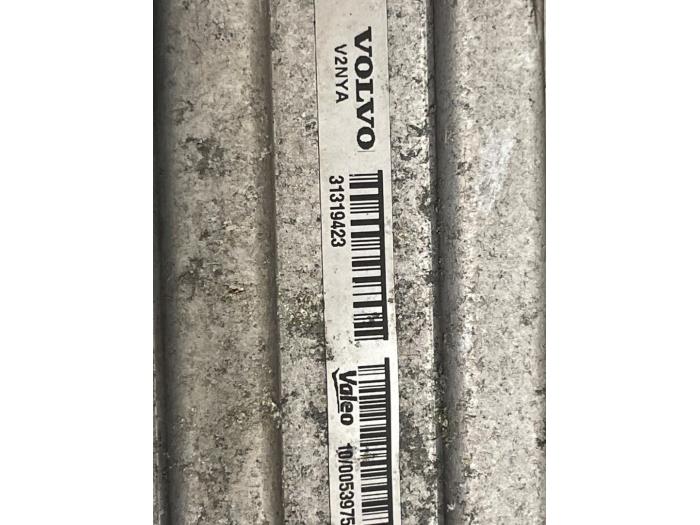 Gebruikte Intercooler Volvo V60 I (FW/GW) 2.4 D5 20V Prijs € 60,00 Margeregeling aangeboden door Autodemontage van de Laar