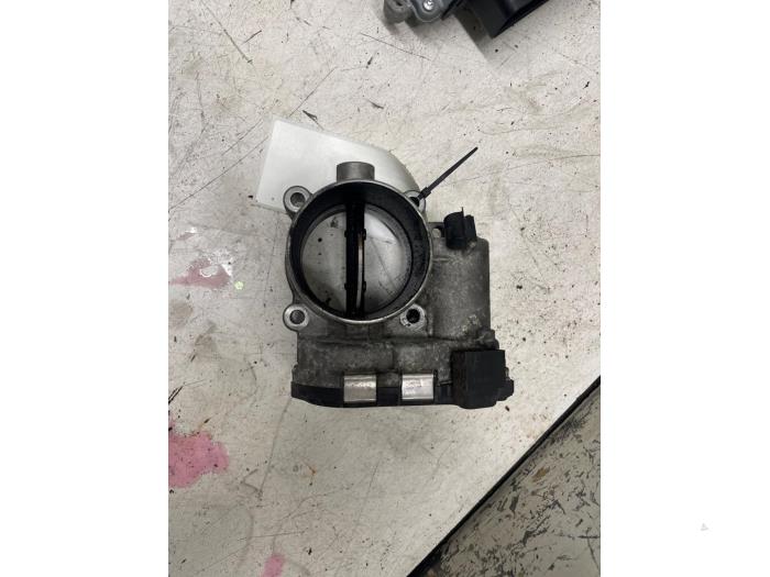 Gebruikte Gasklephuis Volvo V60 I (FW/GW) 2.4 D5 20V Prijs € 40,00 Margeregeling aangeboden door Autodemontage van de Laar