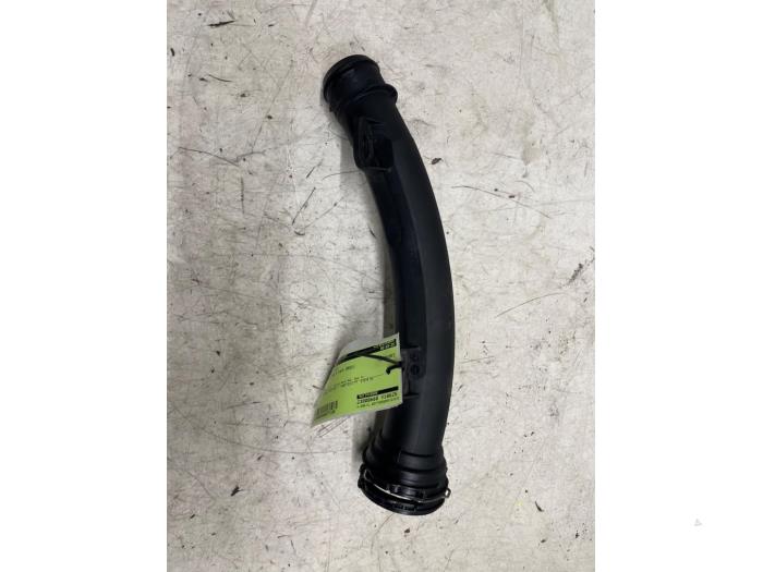 Gebruikte Intercooler Buis Opel Crossland (X) 1.2 Turbo 12V Prijs € 25,00 Margeregeling aangeboden door Autodemontage van de Laar