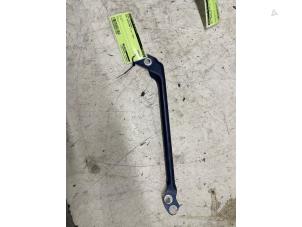 Gebruikte Steun (diversen) Opel Crossland (X) 1.2 Turbo 12V Prijs € 20,00 Margeregeling aangeboden door Autodemontage van de Laar