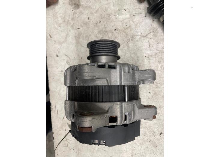 Dynamo van een Volvo V40 Cross Country (MZ) 1.5 T3 16V Geartronic 2019