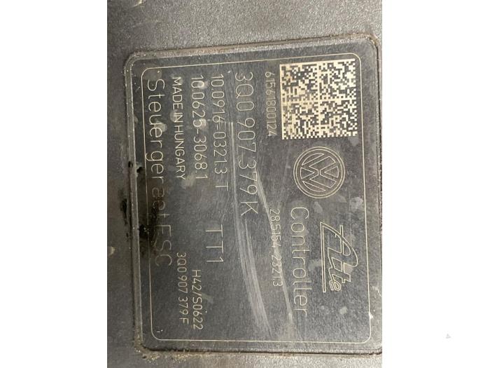 ABS Pomp van een Volkswagen Golf Sportsvan (AUVS) 1.6 TDI BlueMotion 16V 2016