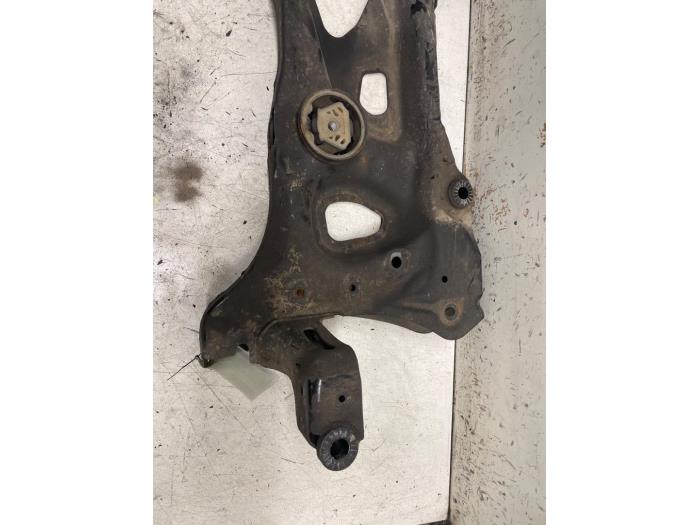 Subframe van een Volkswagen Golf Sportsvan (AUVS) 1.6 TDI BlueMotion 16V 2016