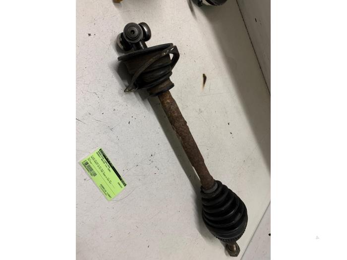 Gebruikte Steekas links-voor Renault Master II (JD) 2.5 dCi 150 FAP Prijs € 60,00 Margeregeling aangeboden door Autodemontage van de Laar