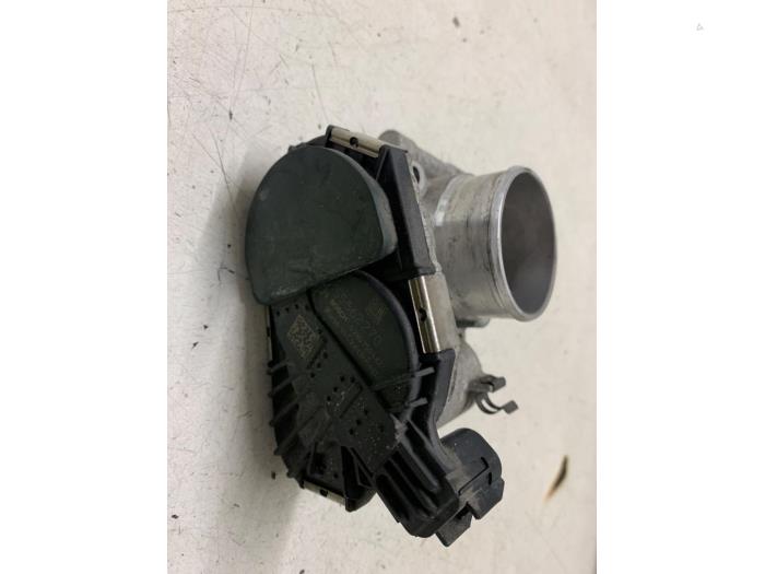 Gebruikte Gasklephuis Opel Corsa D 1.2 16V ecoFLEX Bi-Fuel Prijs € 70,00 Margeregeling aangeboden door Autodemontage van de Laar