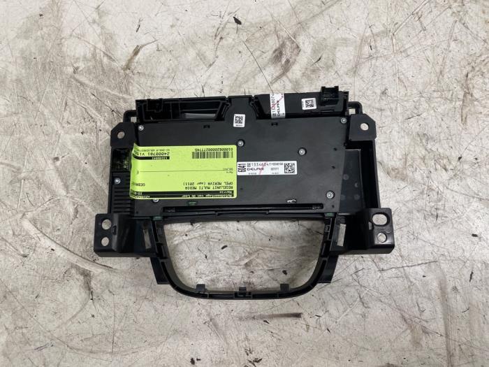 Regelunit Multi Media van een Opel Meriva 1.4 Turbo 16V ecoFLEX 2011