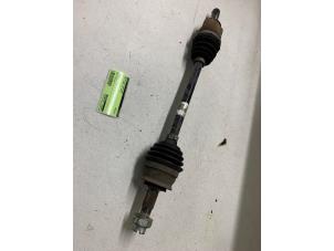 Gebruikte Steekas links-voor Opel Corsa D 1.2 16V ecoFLEX Bi-Fuel Prijs € 50,00 Margeregeling aangeboden door Autodemontage van de Laar