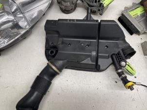 Gebruikte Luchtfilterhuis Fiat Grande Punto (199) 1.3 JTD Multijet 16V 85 Actual Prijs € 35,00 Margeregeling aangeboden door Autodemontage van de Laar