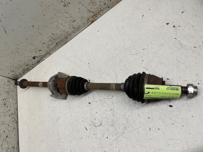 Gebruikte Steekas rechts-voor Fiat Grande Punto (199) 1.3 JTD Multijet 16V 85 Actual Prijs € 50,00 Margeregeling aangeboden door Autodemontage van de Laar