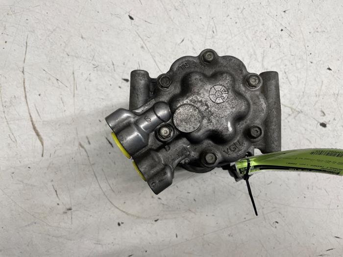 Aircopomp van een Renault Twingo II (CN) 1.2 2009