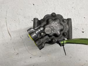 Gebruikte Pomp Airco Renault Twingo II (CN) 1.2 Prijs € 70,00 Margeregeling aangeboden door Autodemontage van de Laar