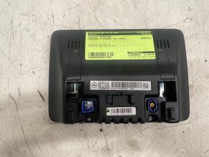 Gebruikte Display Interieur Mercedes A (W176) 1.6 A-180 16V Prijs € 175,00 Margeregeling aangeboden door Autodemontage van de Laar