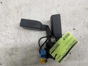 Gebruikte Veiligheidsgordel Insteek links-achter Mercedes A (W176) 1.6 A-180 16V Prijs € 30,00 Margeregeling aangeboden door Autodemontage van de Laar