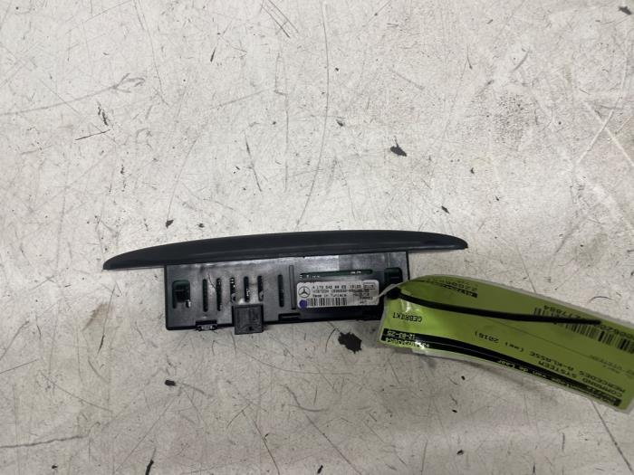 Gebruikte Command Systeem Mercedes A (W176) 1.6 A-180 16V Prijs € 25,00 Margeregeling aangeboden door Autodemontage van de Laar
