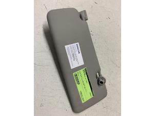 Gebruikte Zonneklep Dacia Spring 45 Prijs € 25,00 Margeregeling aangeboden door Autodemontage van de Laar