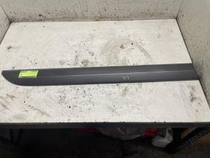 Gebruikte Portierlijst Citroen Jumpy 2.0 Blue HDI 120 Prijs € 25,00 Margeregeling aangeboden door Autodemontage van de Laar