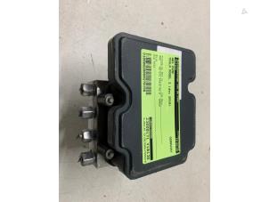 Gebruikte ABS Pomp Tesla Model 3 Long Range AWD 75 kWh Prijs € 121,00 Inclusief btw aangeboden door Autodemontage van de Laar