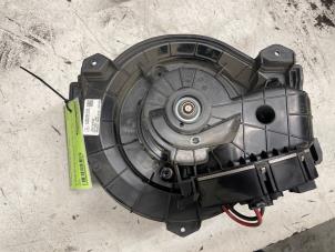 Gebruikte Kachel Ventilatiemotor Mercedes Sprinter 3,5t (907.6/910.6) 316 CDI 2.1 D RWD Prijs € 90,00 Margeregeling aangeboden door Autodemontage van de Laar