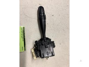 Gebruikte Pinker Schakelaar Suzuki Alto 1.0 12V Prijs € 25,00 Margeregeling aangeboden door Autodemontage van de Laar