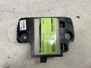 Gebruikte Dode hoek sensor Landrover Range Rover Evoque (LVJ/LVS) Prijs € 250,00 Margeregeling aangeboden door Autodemontage van de Laar