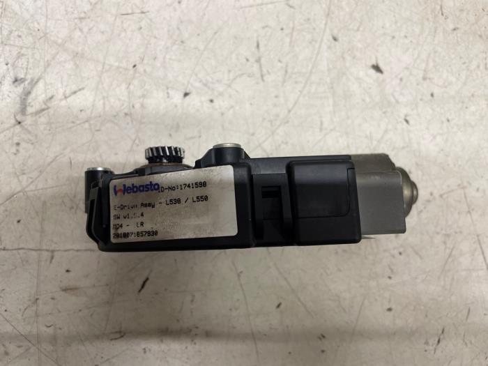 Schuifdak Motor van een Land Rover Range Rover Evoque (LVJ/LVS)  2018