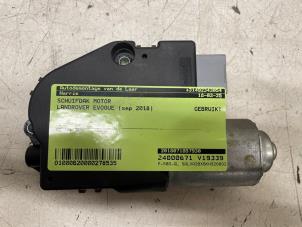 Gebruikte Schuifdak Motor Landrover Range Rover Evoque (LVJ/LVS) Prijs € 50,00 Margeregeling aangeboden door Autodemontage van de Laar