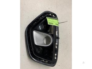 Gebruikte Afdekplaat mistlamp rechts Kia Stonic (YB) 1.0i T-GDi 12V Prijs € 35,00 Margeregeling aangeboden door Autodemontage van de Laar