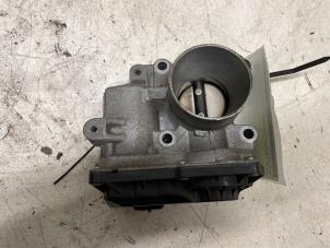 Gebruikte Gasklephuis Dacia Sandero I (BS) 1.2 16V Prijs € 50,00 Margeregeling aangeboden door Autodemontage van de Laar