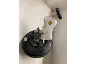 Gebruikte Rembol Kia Stonic (YB) 1.0i T-GDi 12V Prijs € 100,00 Margeregeling aangeboden door Autodemontage van de Laar