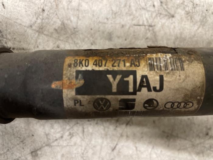 Gebruikte Aandrijfas rechts-voor Audi A4 Avant (B8) 1.8 TFSI 16V Prijs € 70,00 Margeregeling aangeboden door Autodemontage van de Laar
