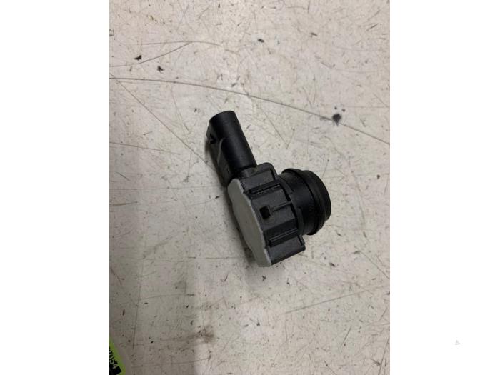 PDC Sensor van een BMW 3 serie (F30) 330e 2018
